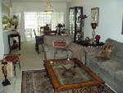 2078 Augusta Dr 6/49 Living Room