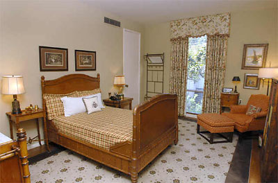 Bedroom at 3202 Huntingdon Place, River Oaks