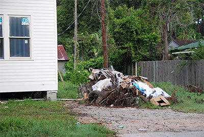 Trash Outside 2207 Rutland St., Houston Heights