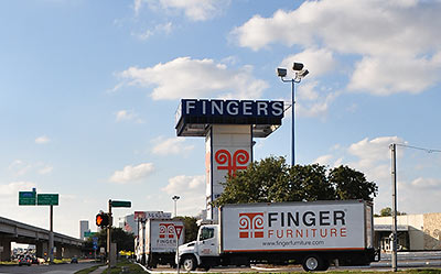 Furniture Stores Texas on Finger Furniture Store  4001 Gulf Fwy  At Cullen  Houston