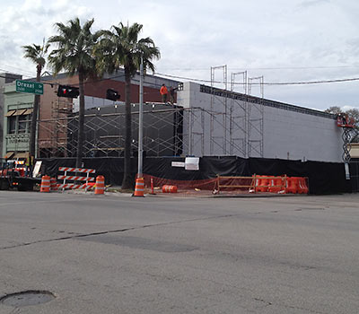 Highland Village Apple Store, closed for remodeling, may get trees