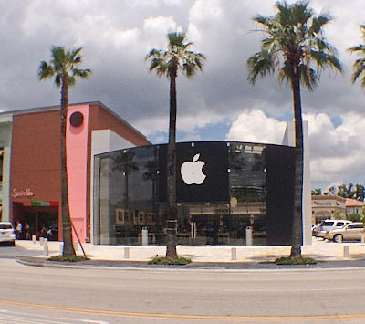 Highland Village Apple Store, closed for remodeling, may get trees