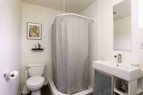 Bathroom, 1045 Gardendale Dr., Oak Forest, Houston