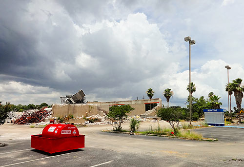 Demolition of Prosperity Bank and Landry's Seafood Restaurant, 8808, 8816, and 8820 Westheimer Rd. at Fondren, Houston