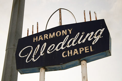 harmony-wedding-chapel-gulf-freeway-sign