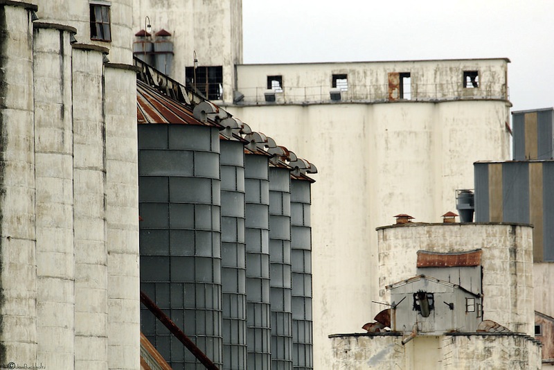 American-Rice-Growers-storage-silos