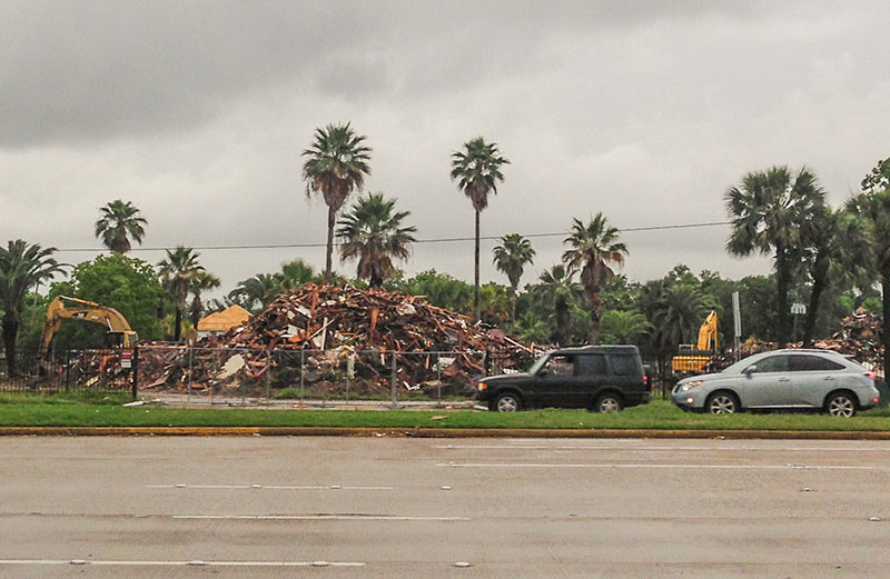Demolition of America's Best Value Inn, 9604 S. Main St., Westridge, Houston