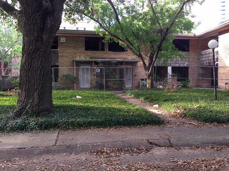 Pre-Demolition Work on Kirby Court Apartments, 2700 Steel St. Between Kirby Dr. and Virginia St., Upper Kirby, Houston