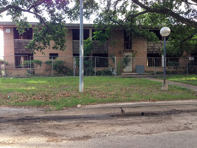 Pre-Demolition Work on Kirby Court Apartments, 2700 Steel St. Between Kirby Dr. and Virginia St., Upper Kirby, Houston