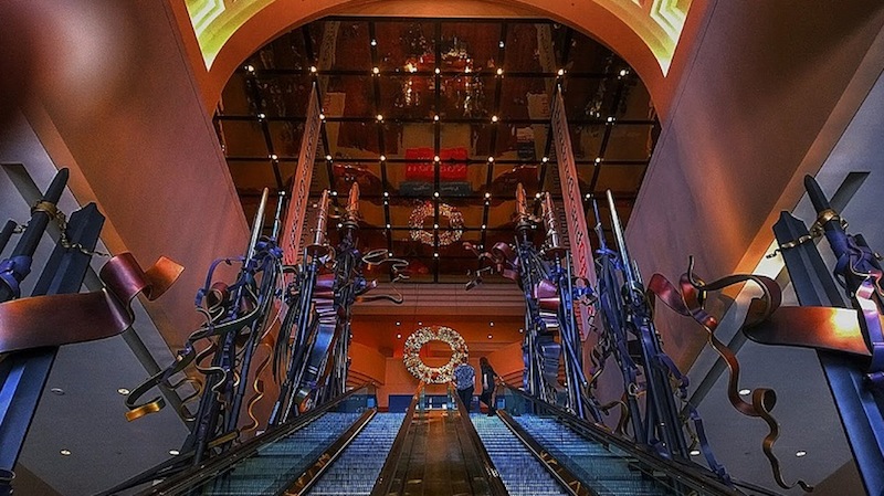 Wortham-Theatre-Grand-Foyer